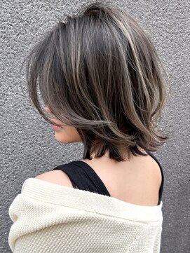 トルネード(TORNADO) 外国人風ウルフボブレイヤーハイライト n8.8