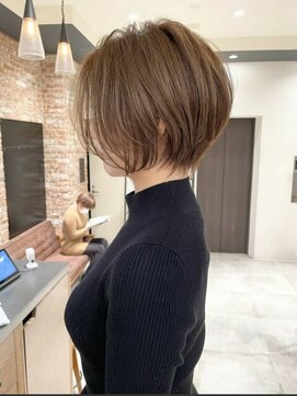 アンド ストーリーズ(&STORIES) 大人可愛い小顔ひし形クビレ丸み20代30代40代大人ショート(蘭)