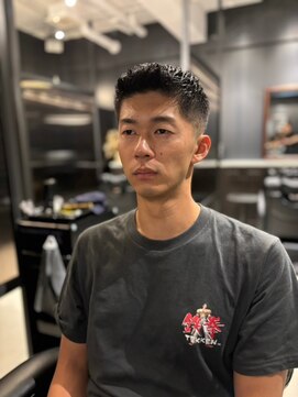 ザマンリバレッジニューヨーク(THE MAN LeverageNewYork) 大人外国人風アップバングショートフェード：花形　知希