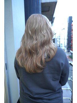 シィーム(cime) ベージュカラー