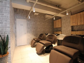 スリーユニークヘアー(3uniQ hair)の写真/お手頃プライス×高い技術力で何度も通いたくなる！通いやすい価格帯でいつでもキレイなstyleをKeep♪