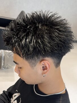 エデアンルクラ 下通(EDEAN Leclat) 熊本スパイキーショート パーマ 短髪 アップバング MEN'S HAIR