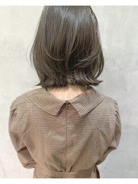 キチ(kichi.) [kichi.] レイヤーボブ×オリーブベージュ