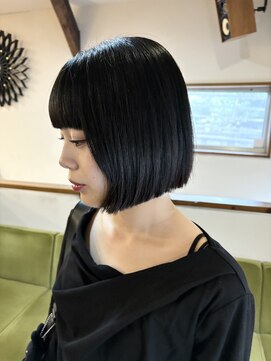 ノエル(NOEL) 黒髪×ブラントミニボブ