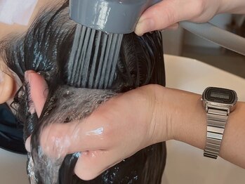 ウキ(uki“)の写真/頭皮の汚れを落としすっきり♪髪のボリュームが気になる方にも◎疲れを癒す極上スパを是非ご体験下さい。