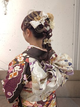 ローリーポーリークラウン(Roly Poly Clown) 2026年二十歳のつどいヘアセット♪