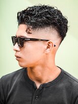 プロショップウェーブ(PRO SHOP WAVE) スペインカール/テーパーフェード/メンズパーマ/フェザーパーマ