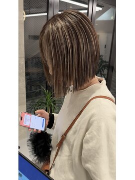 リュストル 町田(LUSTRE) ボブハイライト