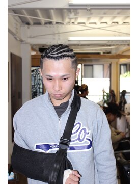 ビーバイエイトジェンツ(Bee by EIGHT GENTS) 刈り上げセンターパート/波巻きツイストスパイラル/心斎橋