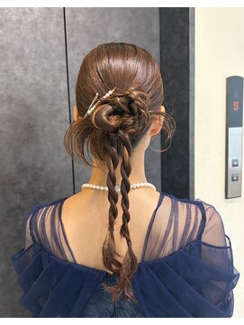 ミラ(Mila) ミディアムからの大人っぽいタイトカチモリヘア＊お呼ばれヘア