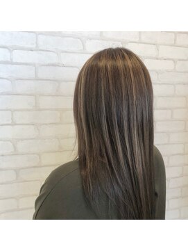 ビスイル 秋葉原店(Vis ill) ハイライト/小顔/バレイヤージュ/大人かわいい/ストレート