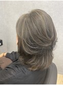 【白髪ぼかしハイライト×レイヤーカット】