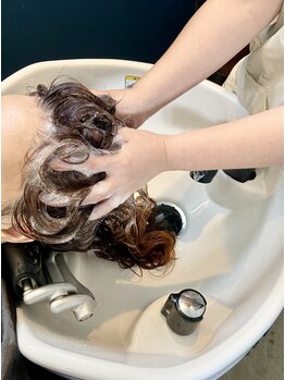 シエルシエルの写真/頭皮に合わせたシャンプーで本格マッサージ◎定期的なメンテナンスで毛髪と頭皮の健康をサポート♪