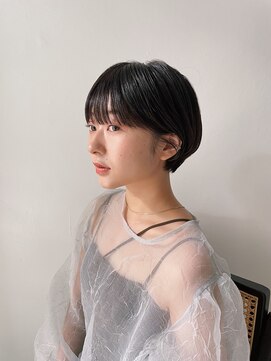 メク(meku) ワイドバングの耳掛けショート