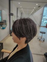 ビーヒアナウ N゜03 金沢駅西店(BE HERE NOW) ショートマッシュ/丸みショート/くびれ/くせ毛