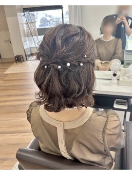 オウン(AUN) ハーフアップ