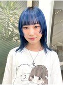 顔まわりカットウルフカットレイヤーハイトーンネイビーブルー