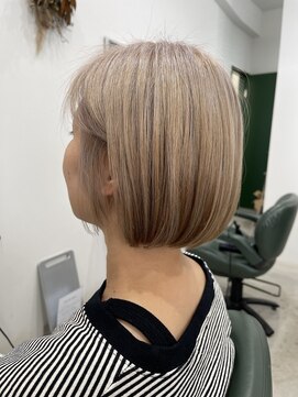 フー バイ セリナ(Fuu.by serina) 白髪ボカシも有効◎ ハイトーンボブ