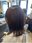 【切りっぱなしロブ　外はねワンカール巻き】