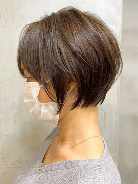 エリマ 横浜西口(elima) 横浜西口顔周りレイヤーカットくびれヘア切りっぱなしボブ30代