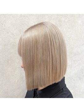 ロンド レア 天神大名店(Lond Le’a) 小顔/抜きっぱなしブロンド /シャドールーツ/オリーブグレー