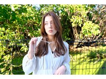 広々な店内。観葉植物がたくさんなリラックス空間です。