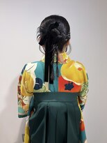 キュエム(Cuem)&nbsp;【Cuem 諏訪】卒業式ヘア カチモリ 袴着付け