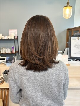 スアバイキキ(SuA by kiki.) ミディアムレイヤー/ハッシュカット/ワインレッド[千葉]