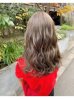 レイドバック(LAID BACK)&nbsp;【LAIDBACK代官山】グレーアッシュの透け感カラーと波ウェーブ
