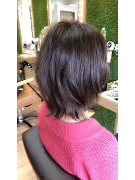 ファイブ リーフ クローバー(five leaf Clover) 丸み＋外ハネボブスタイル