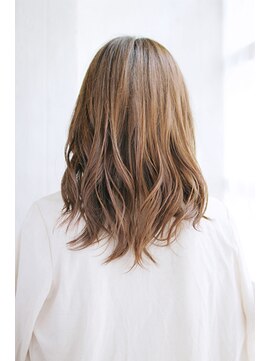 トランクイル サフリック(TRAN9UIL safric) 20代30代40代 大人エアリーゆるロング【烏丸】