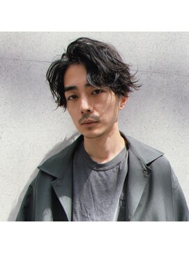 ラナ 渋谷(Lana) 韓国風センターパートかき上げヘアスパイラルパーマ三矢ちなつ