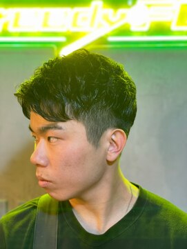 グリーディーフォックス 代々木(Greedy FOX) 韓国マッシュ/センタ-パ-ト/ツイストスパイラル/スキンフェード