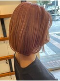 ピンクベージュ丸みショートボブマッシュショートくびれショート