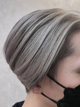 ミクマル(micmal) 毛流れハンサムショートセンターパートメンズシルバーホワイト