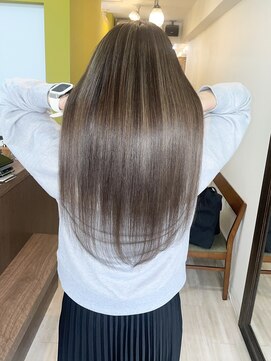 アウルム 下北沢(aurum) ミディアム艶ベージュストレート