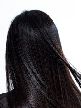 今まで悩んできた髪も驚きの変化！充実した髪質改善メニューと洗練された技術で、芯からしなやかな髪へ―。