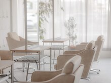 エル(el.)の雰囲気（*太陽光が差し込む優しい雰囲気の店内*）