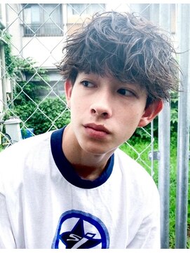 ワンズナゴヤ 名古屋栄店(ONE's NAGOYA) スペインカールスパイキーショートブルーブラックフェザーパーマ