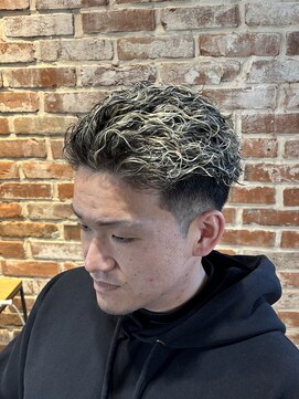 ボンドストーリールミエール(Bond Story lumiere) ツイストスパイラルスパイラルパーマメッシュハイライト