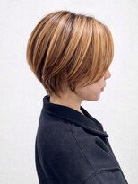 ウォーターリリー(Water Lily)&nbsp;丸みレイヤーショート × 透け感キャラメルベージュ