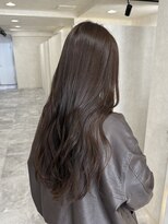 ホワイト(WHITE)&nbsp;赤みを抑えたグレージュ
