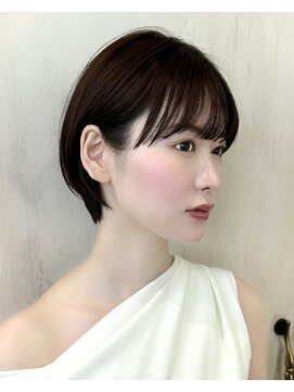 アフロート ルヴア(AFLOAT RUVUA) 〔岩田莉奈〕新宿髪質改善　大人の魅力引き出す丸みショートボブ