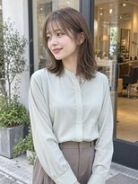 ラナ(LaNA)&nbsp;透け前髪と軽やかな外ハネの艶ミディ