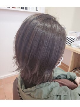 髪質改善美容室 エミ(emi) 外はねショートボブ♪