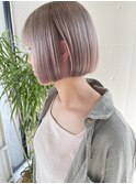 ピンクグレージュ×ミニボブ
