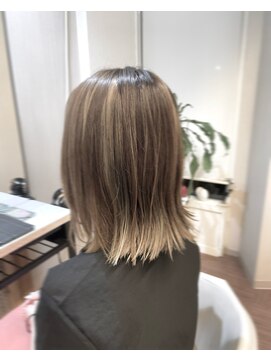 アンラヴェスト(AN LOVEST mashup hs) 外はねバレイヤージュくすみミルクティー韓国髪質改善くびれヘア