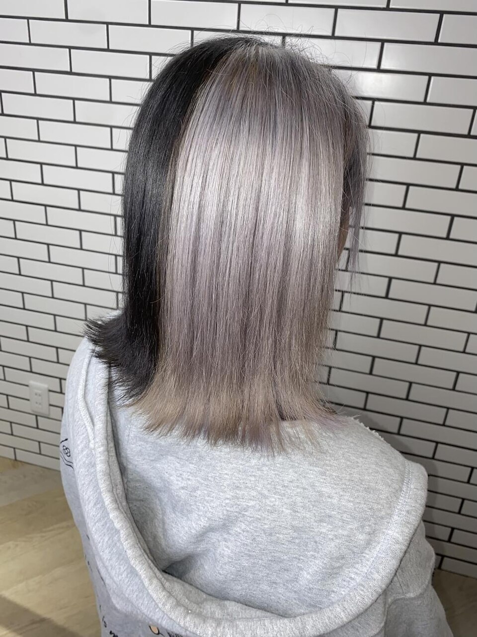 10代20代30代ツートンカラーシルバーアッシュ：L181325145｜ラフ バイ