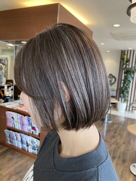 アッシュ アーティスティック スタジオ オブ ヘア(Ash artistic studio of hair) ハイライト×グレージュ