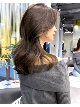 シティ(CITY) 流れる顔まわり 韓国風レイヤー レイヤーカット 井坂